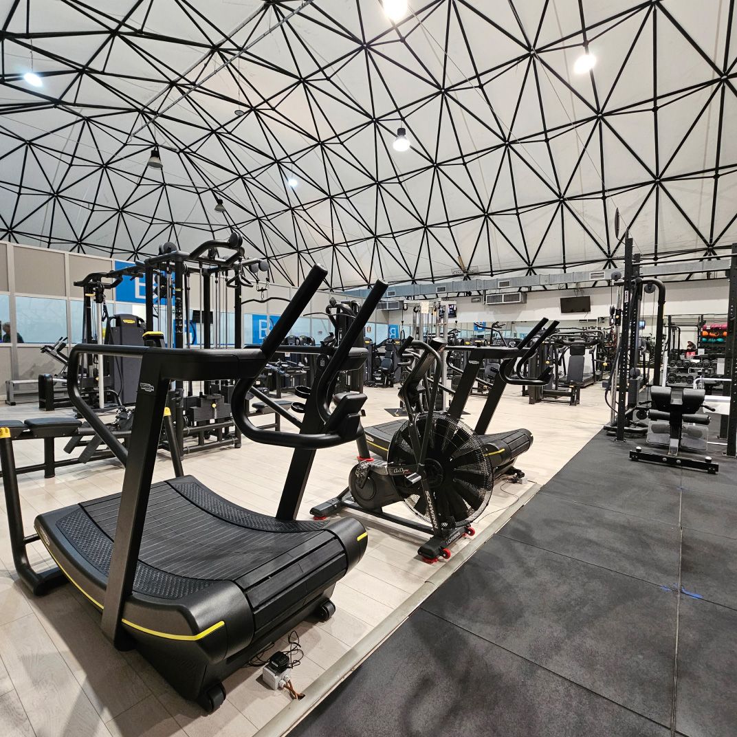 Foto sala attrezzi e tensiostruttura di B)Side Firenze Sud